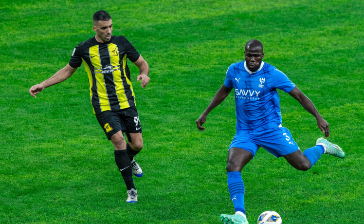 里程碑夜芝加哥公牛门线救险，亚冠今晚刷纪录，悬念犹存，年轻球员得到机会的简单介绍