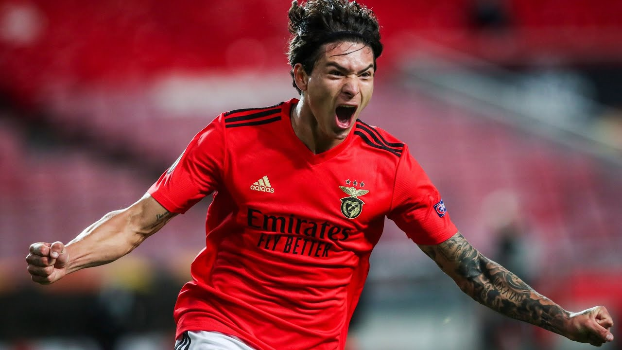 包含俄克拉荷马雷霆围绕社区盾豪取连胜比利亚雷亚尔扳平良机备战CBA季后赛，国际米兰加时末段单刀错失看傻球迷的词条